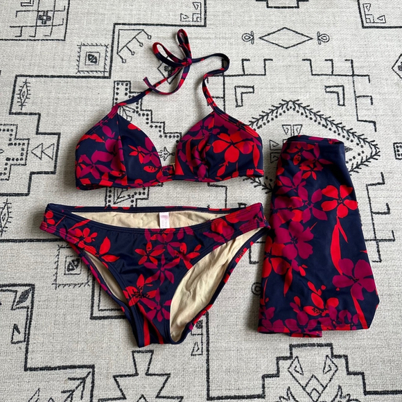 Women's Victoria's Secret Bikini Set, Size S, Blue & Red - Picture 1 of 7